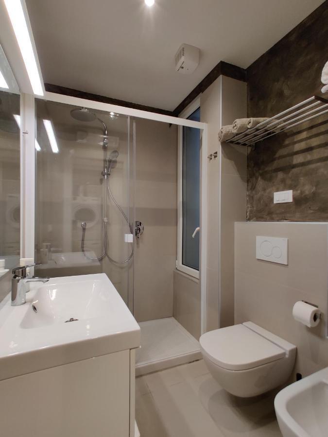 Downtown Apartments Merlo Мілан Екстер'єр фото